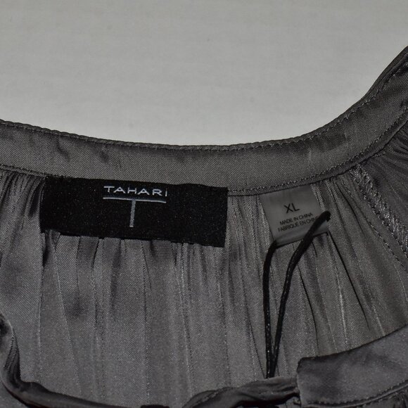 T Tahari Long Sleeve Satin Pullover Flowy Blouse Top Size XL - Picture 3 of 10